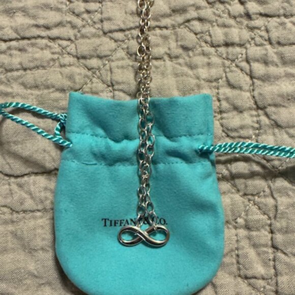 Tiffany Infinity Silver Necklace w/ Chunky Chain NWT (EXCLUSIVE!) - Picture 8 of 8